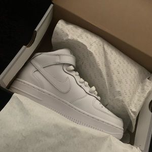 BRAND NEW nike air force 1 mids